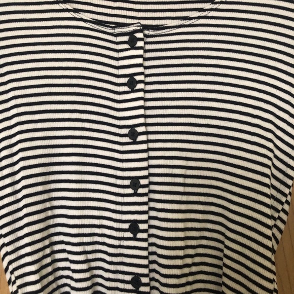 Express | Button Down Crop Top Size XS - Picture 3 of 3